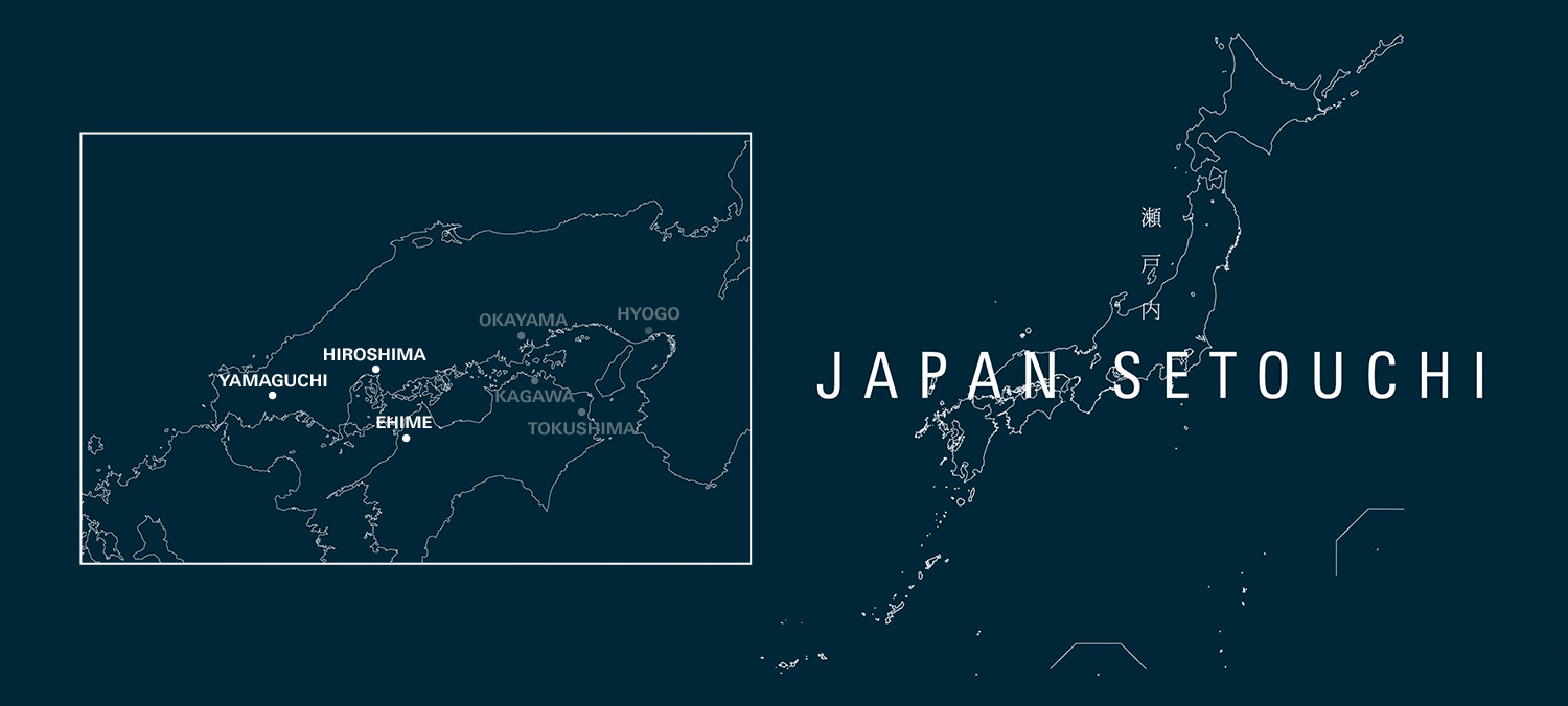 Mapa do Japão desenhado com finas linhas brancas em fundo azul marinho. As províncias de Yamaguchi, Hiroshima e Ehime estão em destaque. Ao lado direito está escrito "Japan Setouchi".