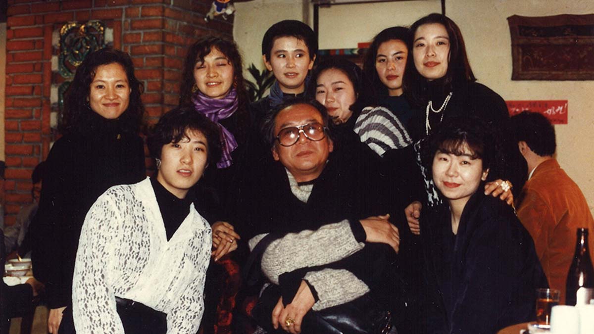 Foto antiga dos Integrantes originais da Nuno, incluindo Arai Jun’ichi (ao centro) e Reiko Sudo (à esquerda).