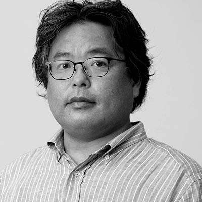 Taro Igarashi. Retrato preto e branco.
