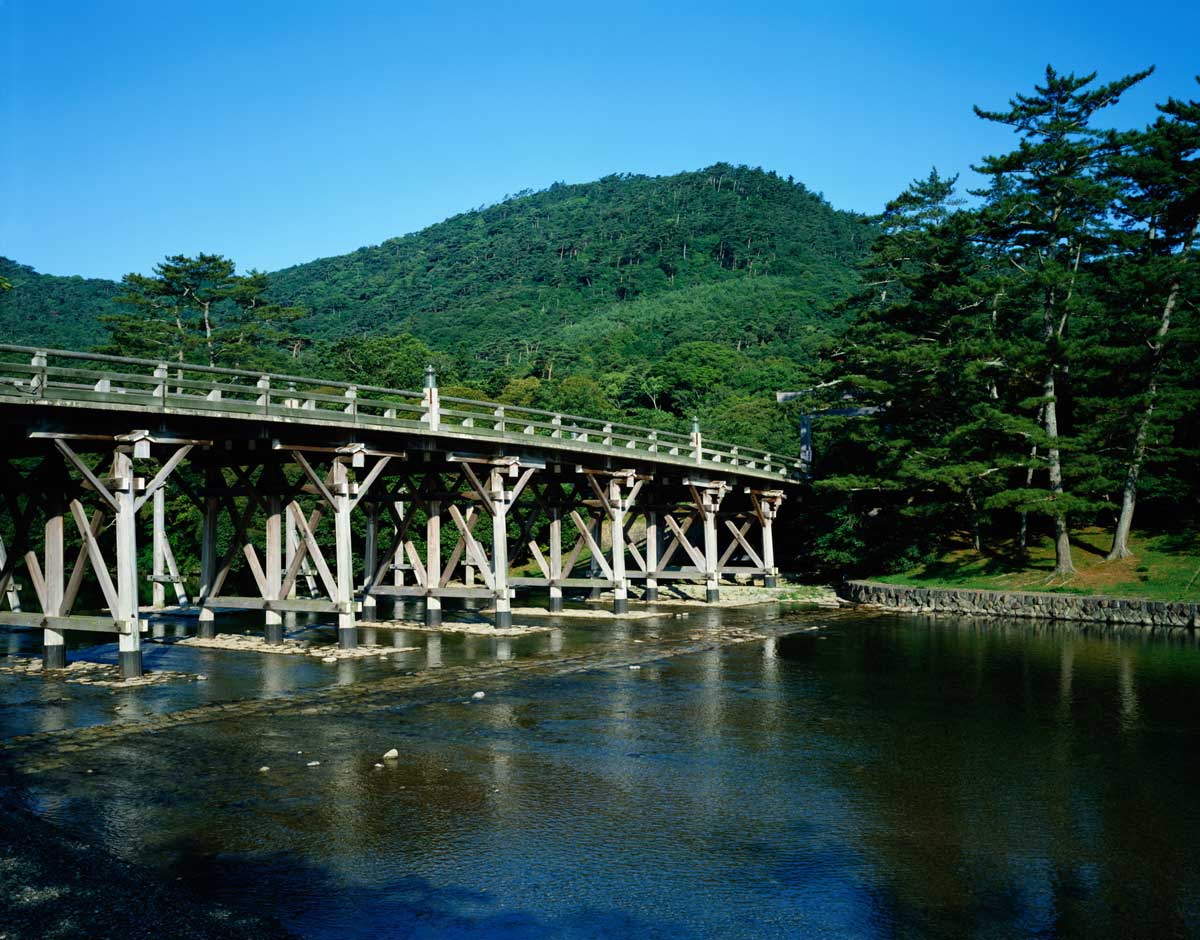 Ponte Uji que leva ao Santuário de Ise na Província de Mie