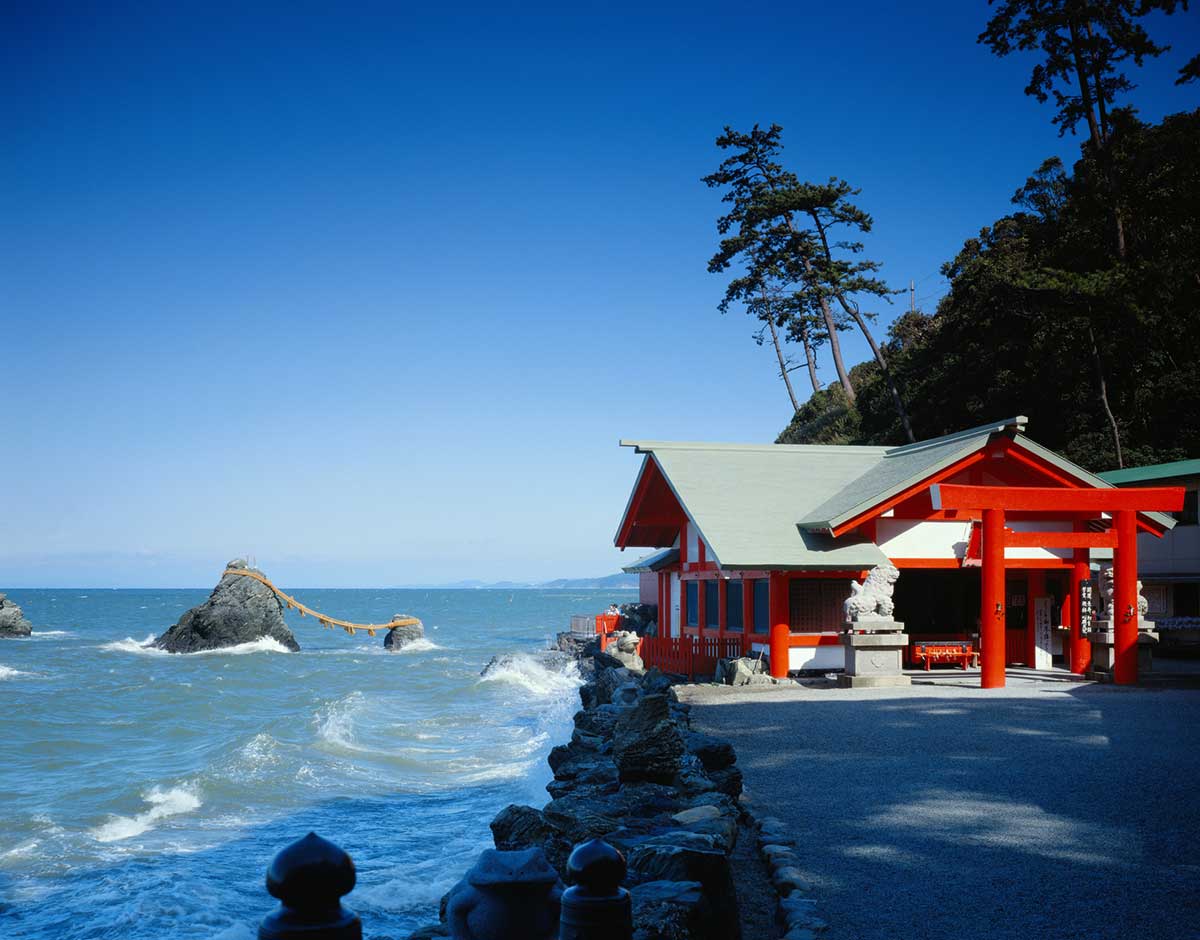 Santuário próximo à costa da cidade de Futami na Província de Mie