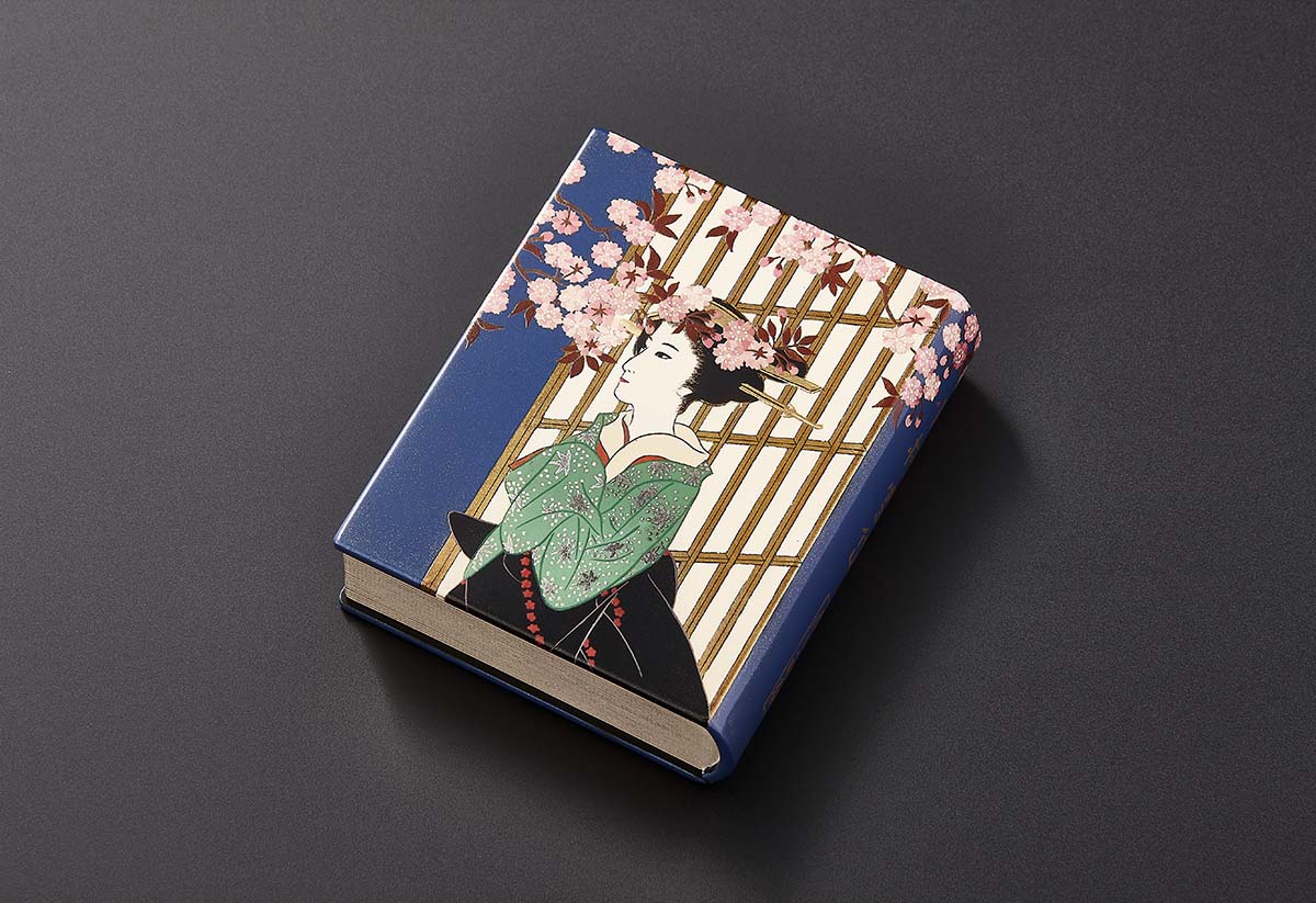 Kagami hana hon futamono Sakura omoi”, obra de laca moderna. 