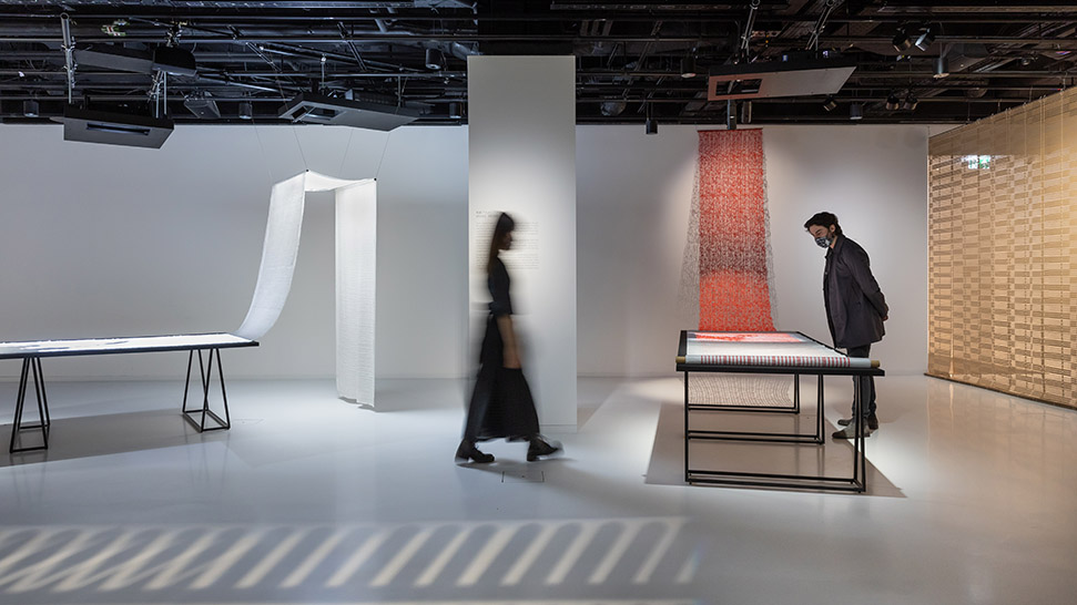 imagem da inovação têxtil japonesa da exposição de Sudō Reiko na Japan House Londres até 11 de julho de 2021