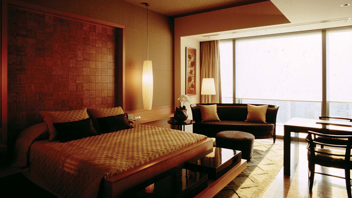 Fotografia de um quarto de hóspede no Mandarin Oriental, Tóquio, em 2005 (antes da renovação, em 2019). 
