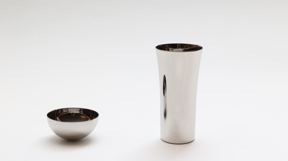 Pequeno copo de saquê e copo ‘tumbler’ de aço inoxidável da YAMAZAKI polishing industry